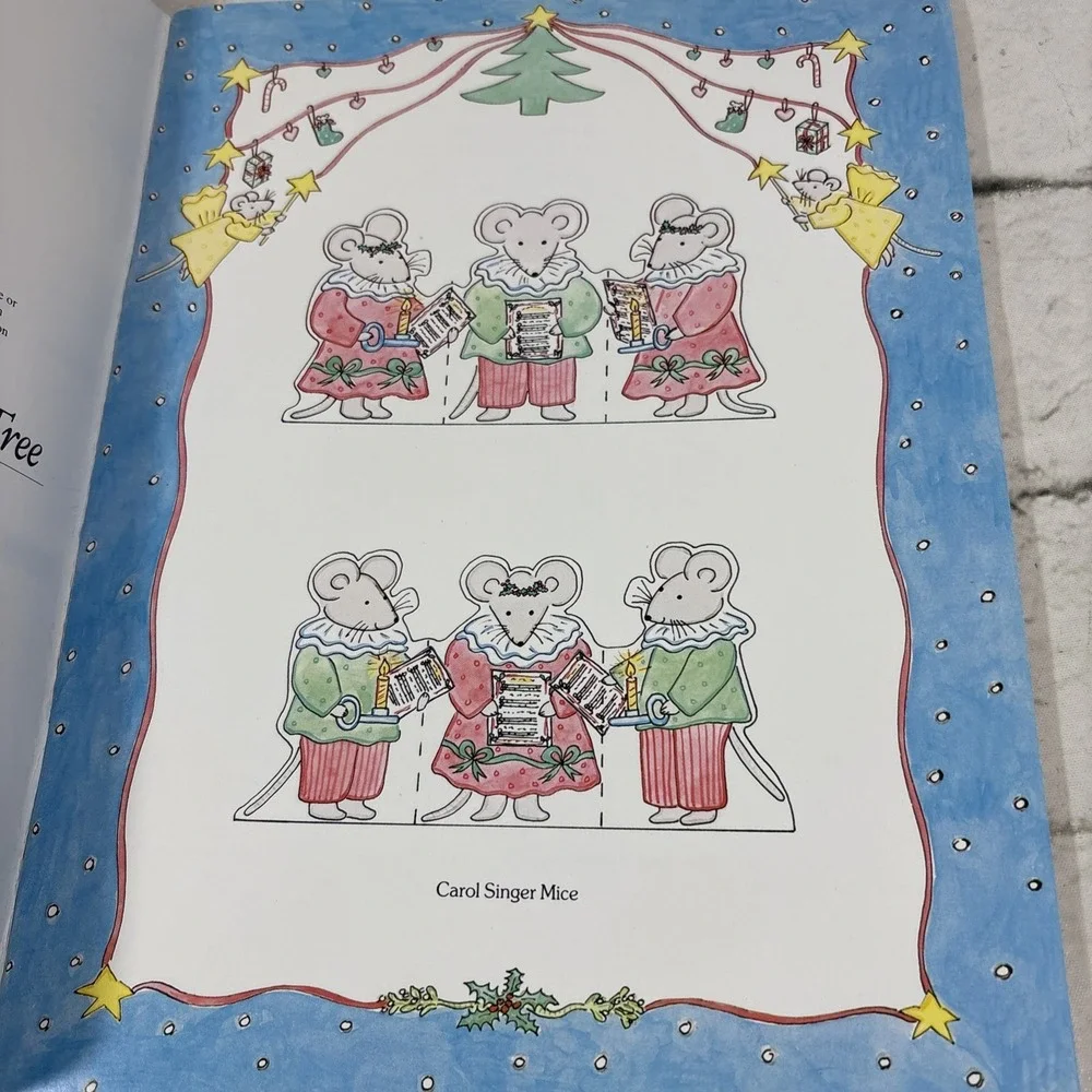The Mouse's Christmas Tree A Press-Out Model Book by Michelle Cartlidge